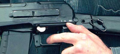 АН-94 вид на переводчик режимов огня, предохранитель, крепление для оптики