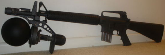 RAW установленный на штурмовой винтовке М16