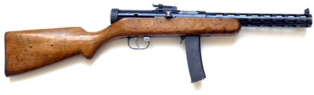 Пистолет-пулемет ППД-34 с коробчатым магазином на 25 патронов